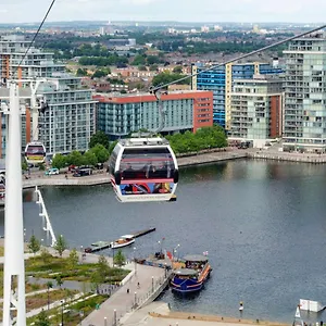  Apartment Cosy 3 Bed Penthouse In Royal Docks