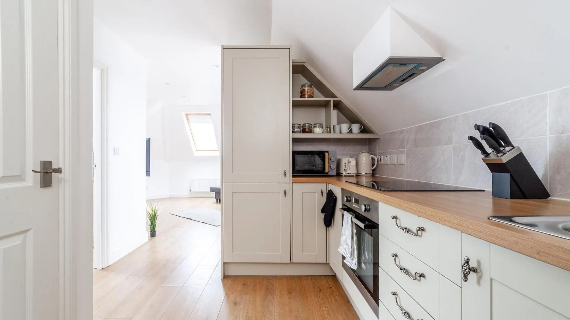 Great 1 Bedroom In Hounslow With Free Parking Abbey Wood