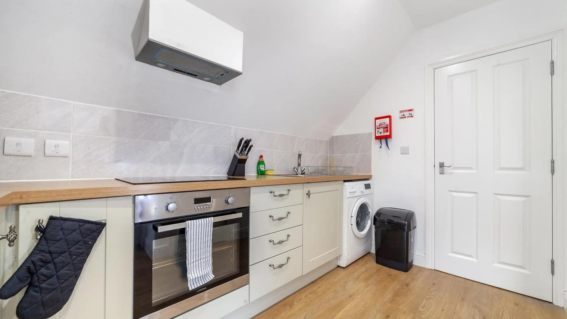 Great 1 Bedroom In Hounslow With Free Parking Abbey Wood Appartement
