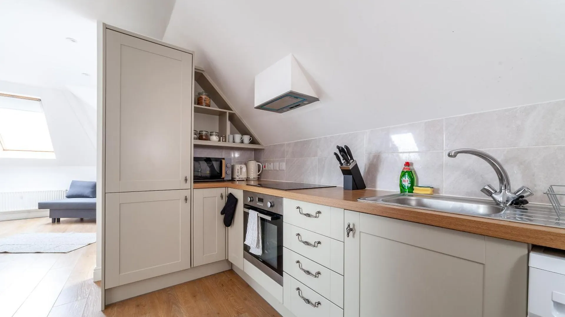 Great 1 Bedroom In Hounslow With Free Parking Abbey Wood